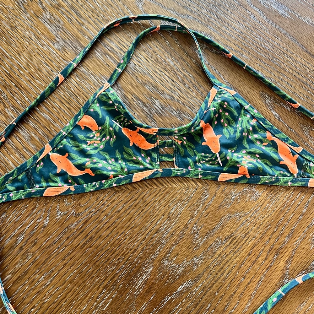 Jolynn,women’s , bikini top, tomcat, size small.